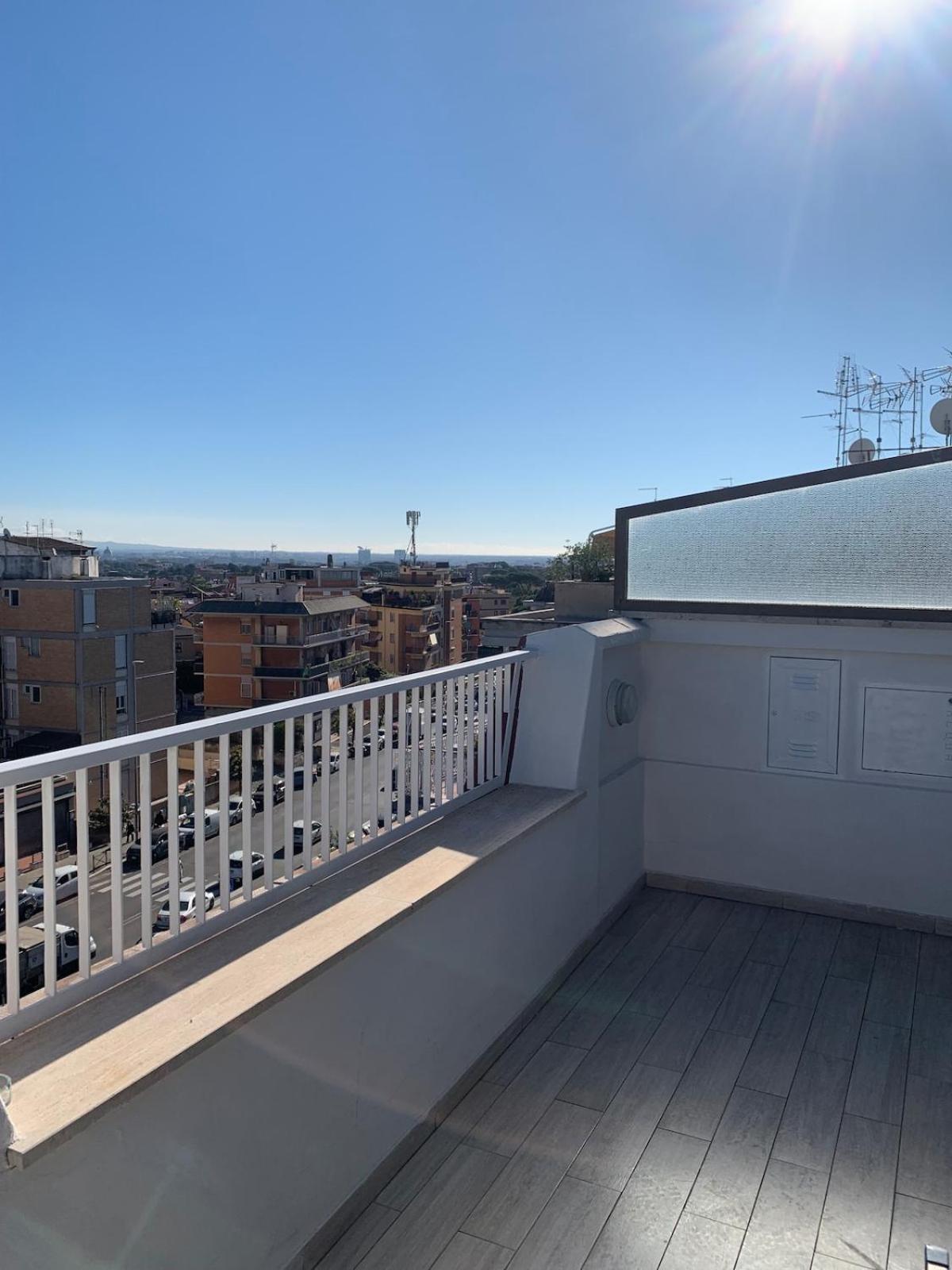 Vivi In Un Attico Tipico Romano Con Vista Su Roma 외부 사진